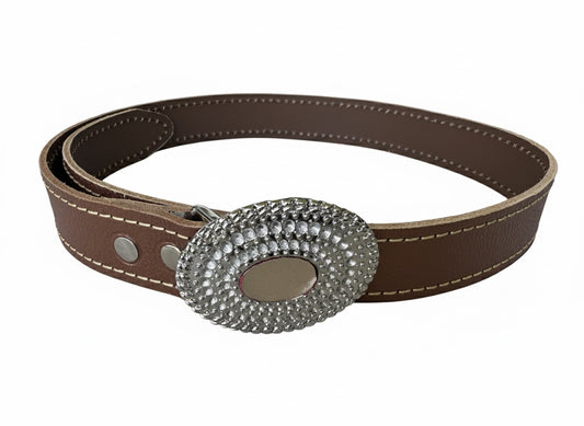 Cinturón de cuero café hebilla plateada
