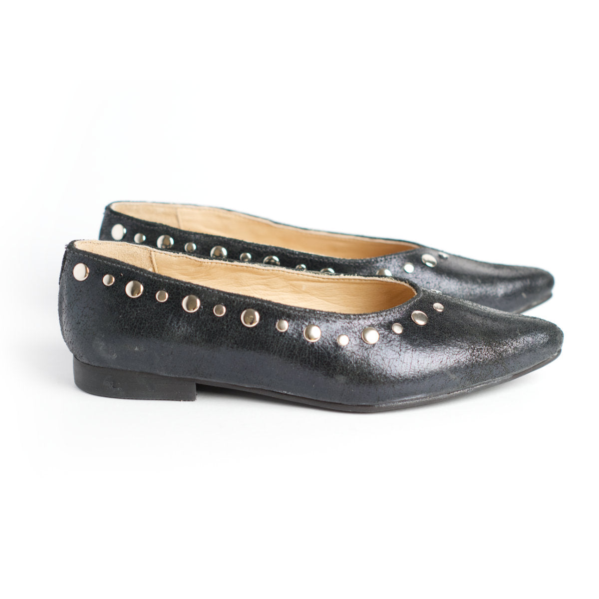 Ballerina negra con tachas