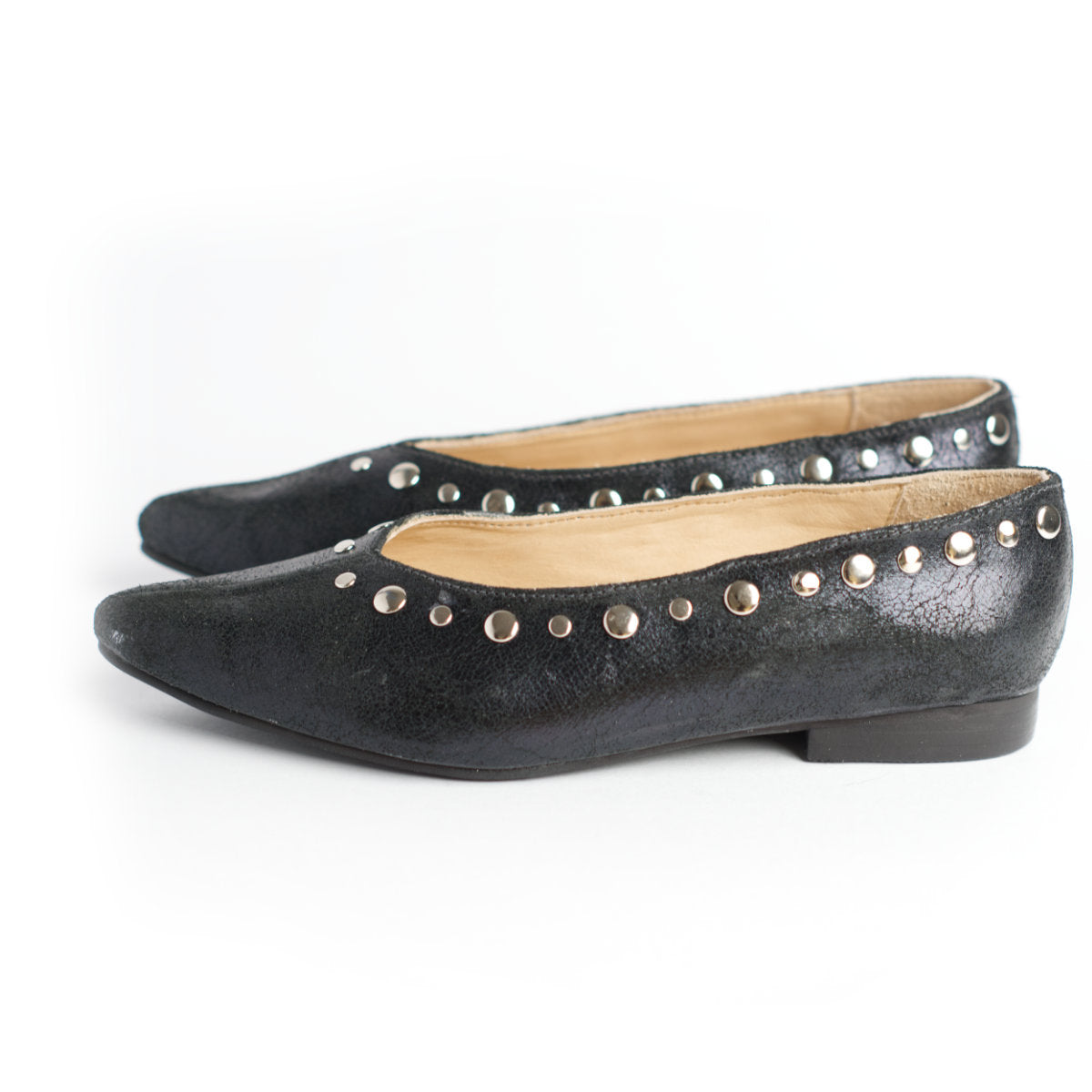 Ballerina negra con tachas