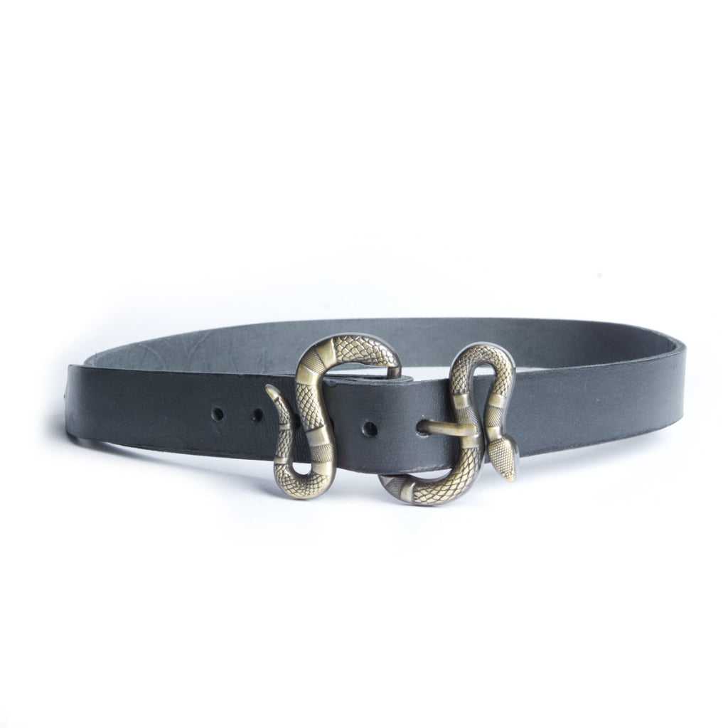 Cinturón negro con serpiente