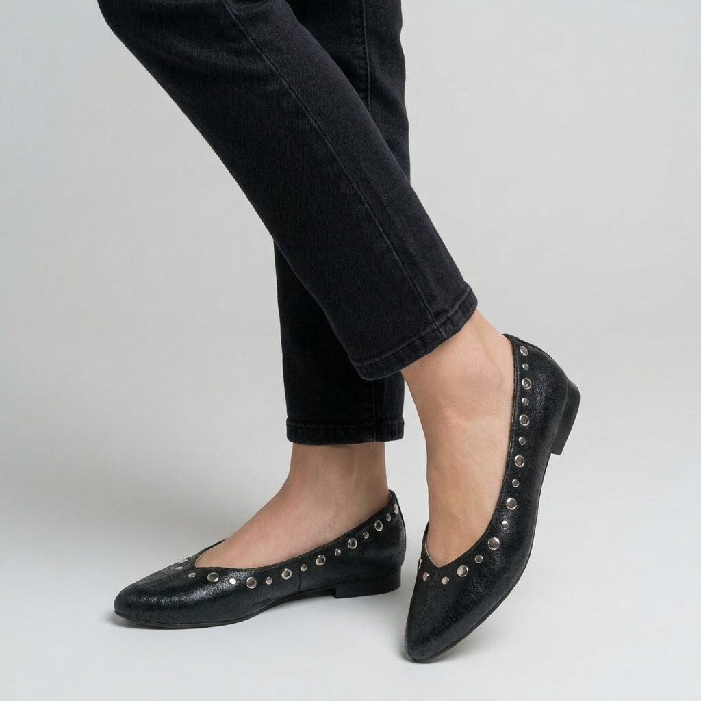 Ballerina negra con tachas