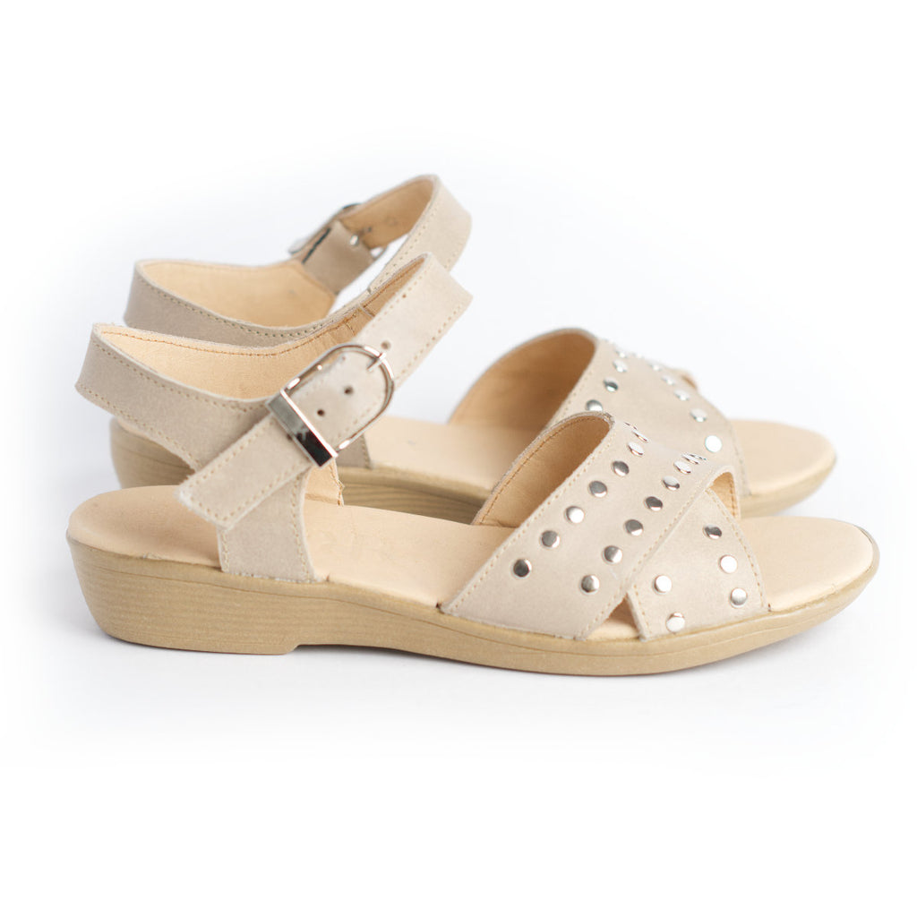 Sandalia nude Mujer con tachas