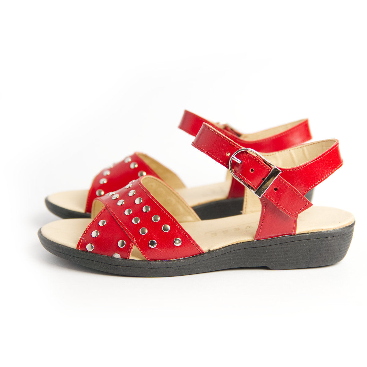 Sandalia roja Mujer con tachas