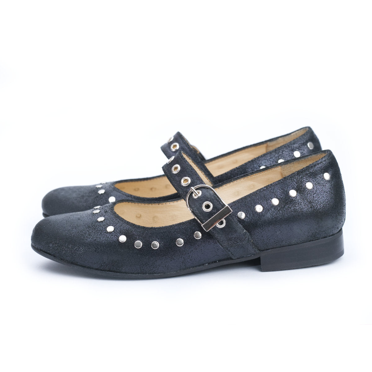 ⁠Zapato Mary Jane negro con tachas