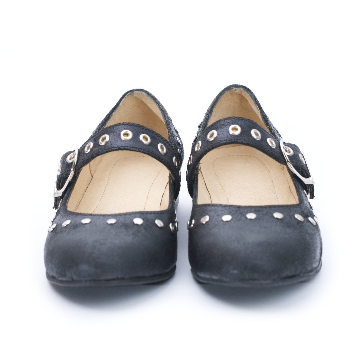⁠Zapato Mary Jane negro con tachas